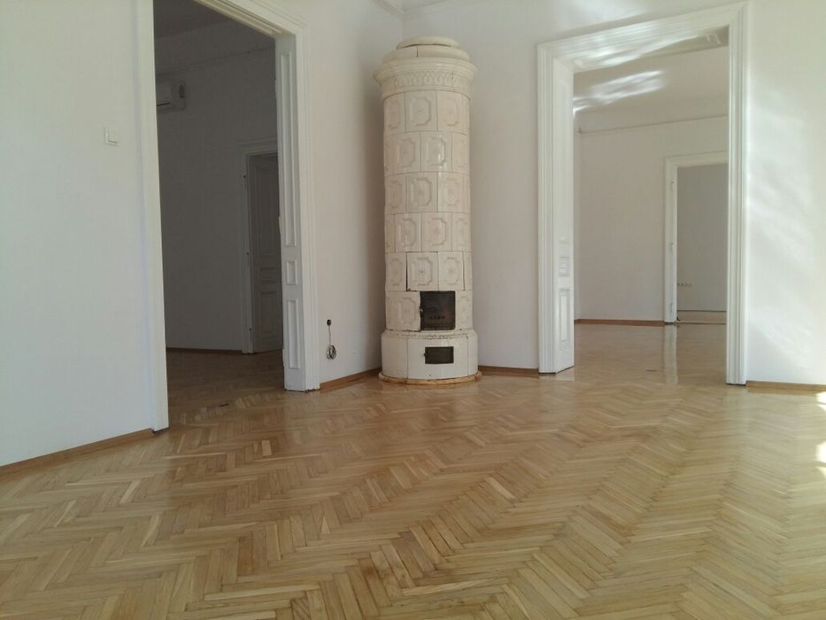Cyklinowanie parkietu renowacja schodów schody drewniane panele deski
