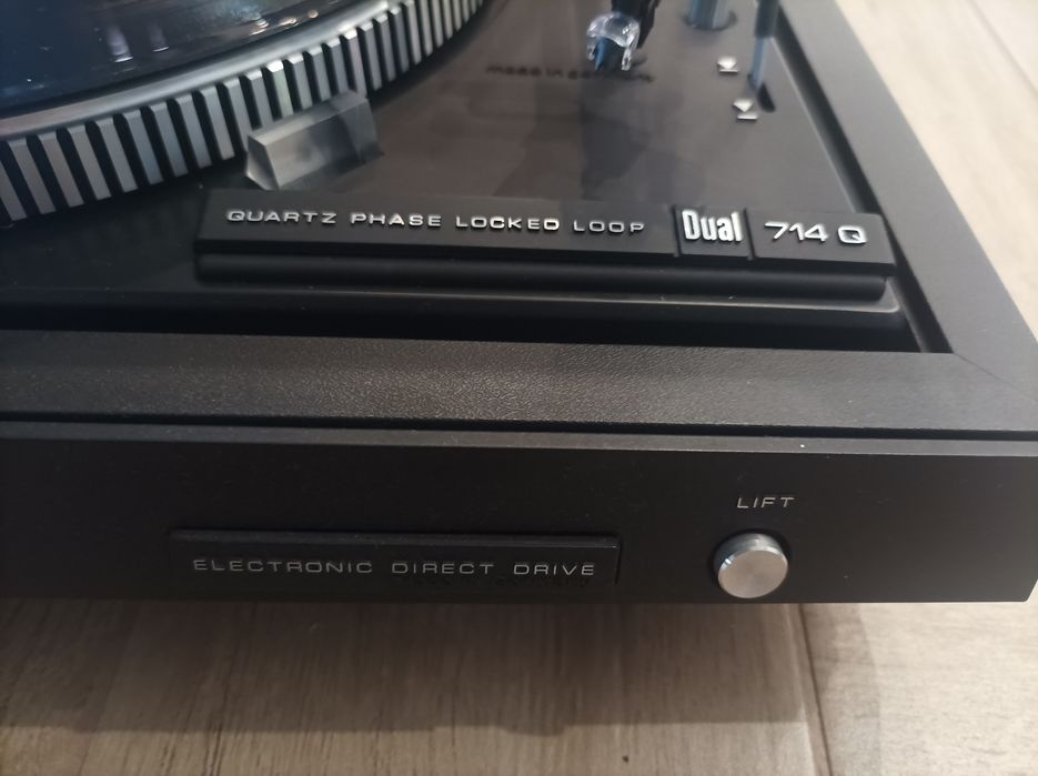 Gramofon Dual 714g