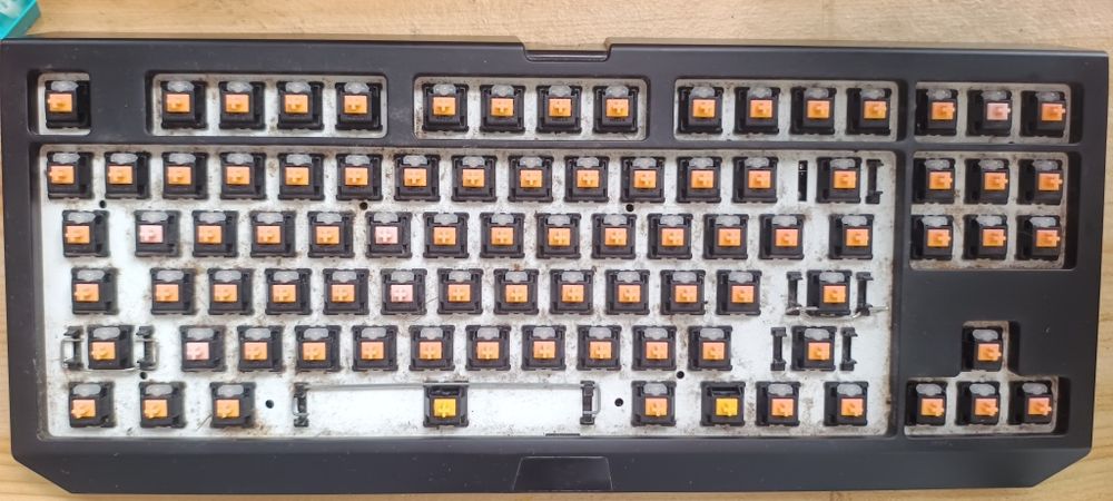 Teclado Razer Blackwidow Chroma Stealth Tournament Edition - 1 TECLA (TAB) AVARIADA