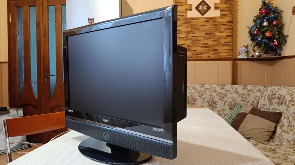 Телевізор UMC, монітор LCD, HDMI, DVD, Т-2 Тюнер Word vision T62D2
