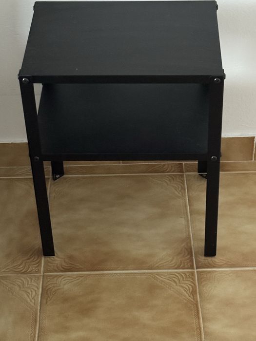 2 Mesa de cabeceira ou mesas de apoio