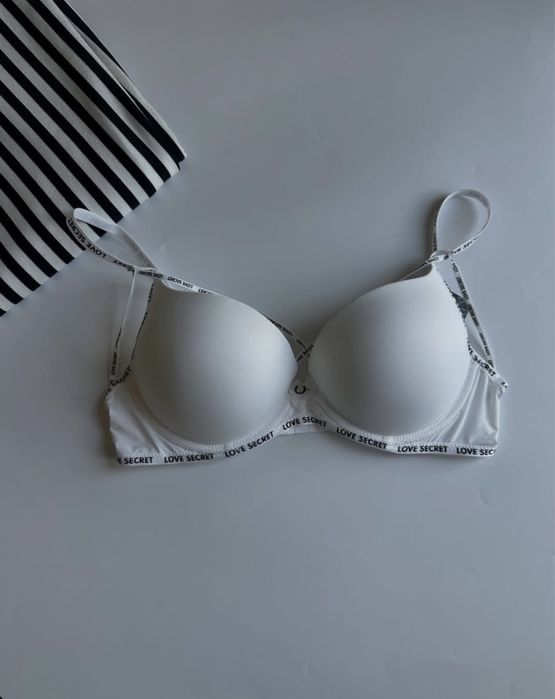 Бюстгалтер, 38/85В