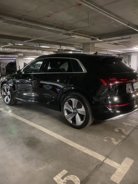 Audi e-rron, 55, 2019