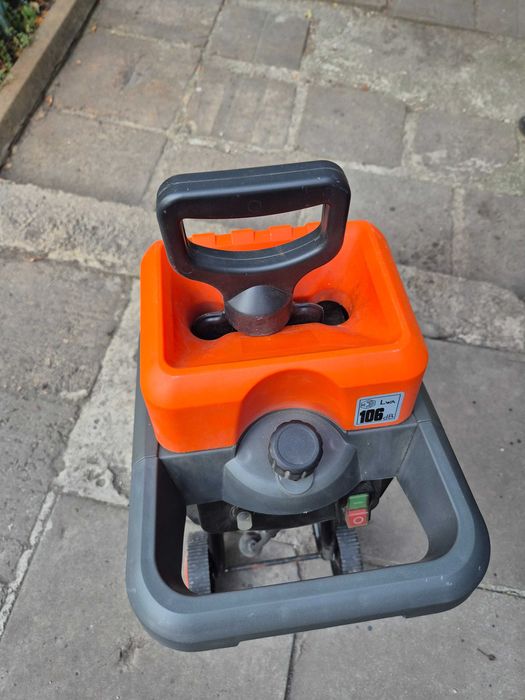 Подрібнювач гілок садовий KRAFT & DELE 2550 Вт KD5200