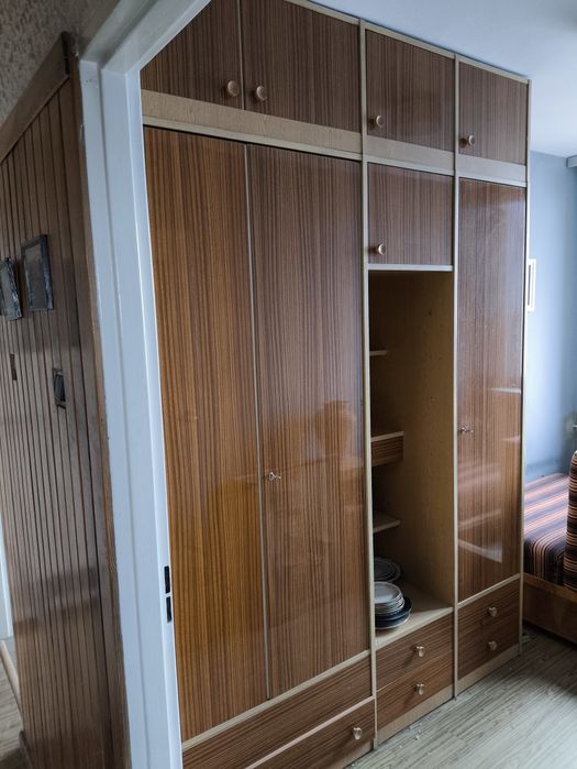 Szafa stara prl oddam za darmo REZERWACJA