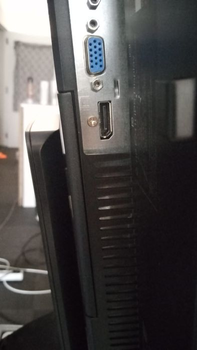 HP EliteDisplay E221c