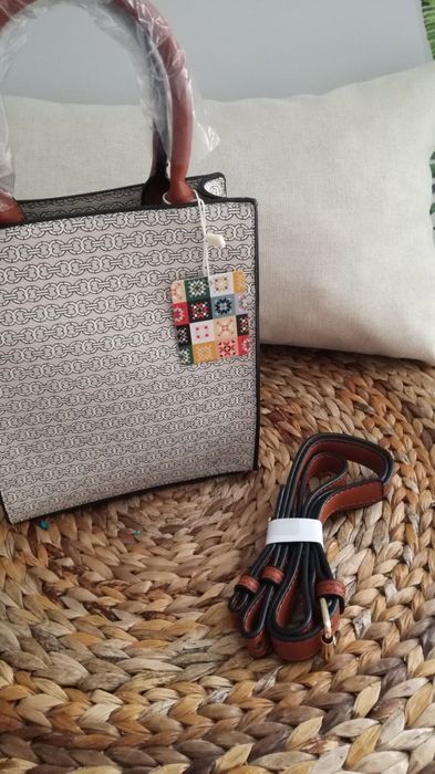 Nova! Mala tiracolo ou de mão senhora