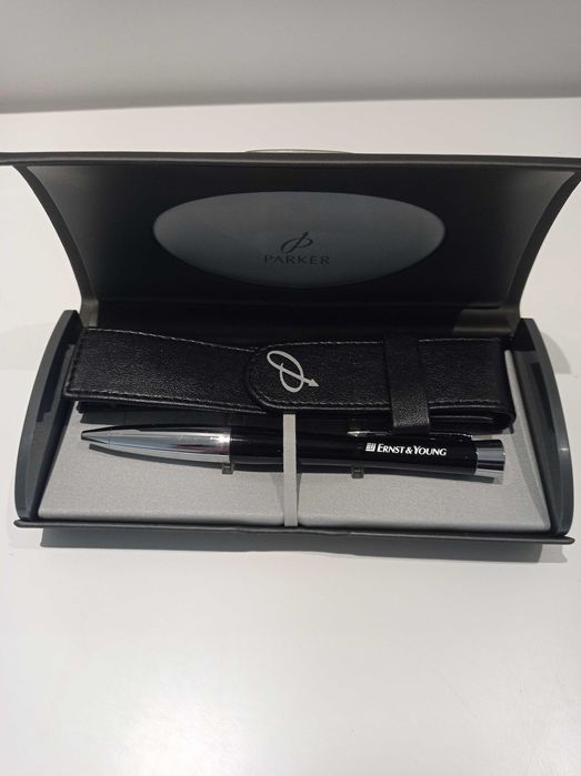 Długopis Parker Urban Black CT ballpoint + skórzane etui