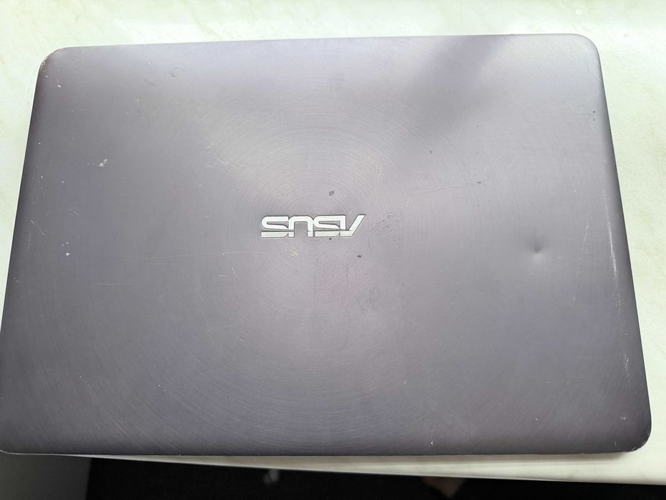 Sprzedam Asus Zenbook ux305f