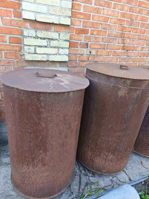 Продам металеві бочки 3шт.