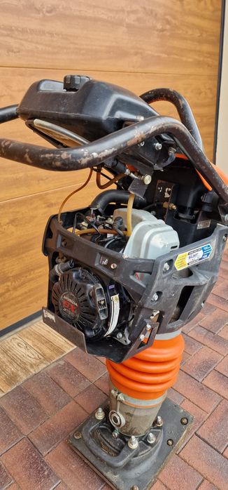 Stopa skoczek zagęszczarka