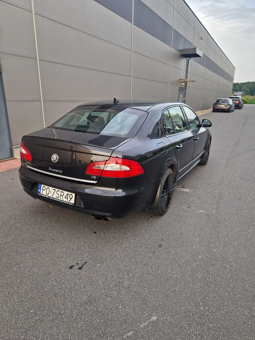 samochód skoda superb