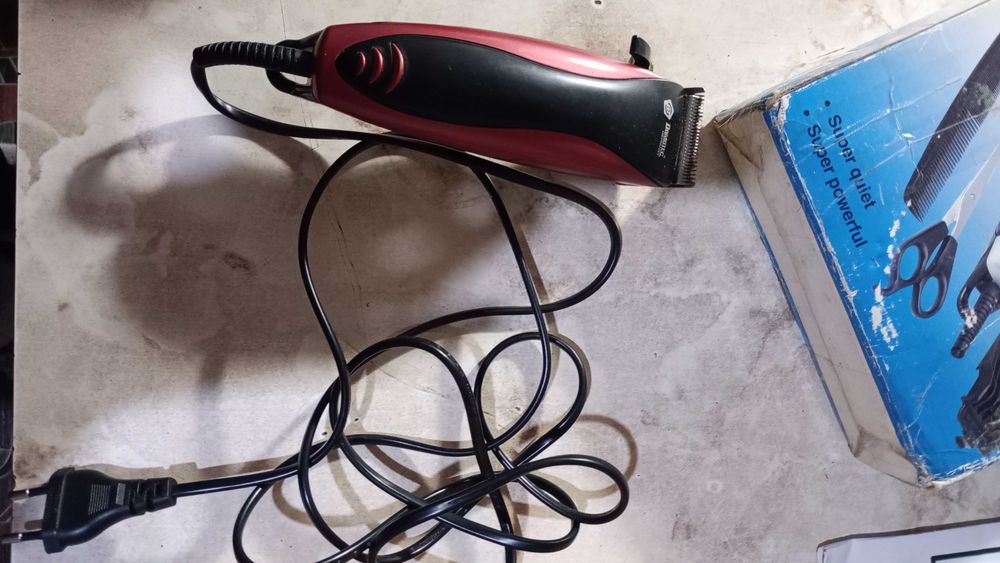 Германия,машинка для бритья Domotec с насадками.