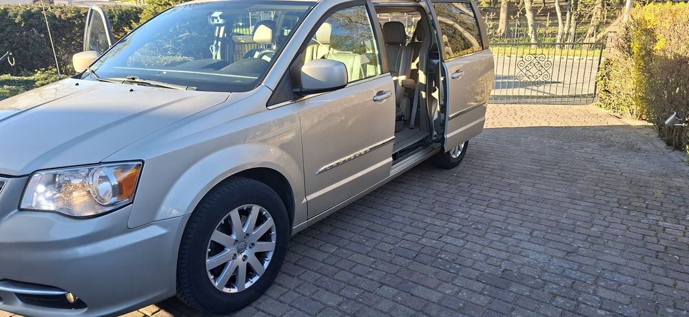 Chrysler town and Country FV 23%