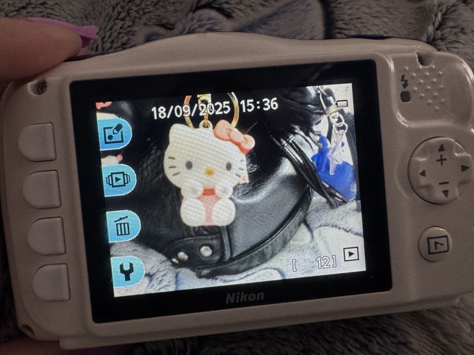 Limitowany aparat cyfrowy Nikon Coolpix W100