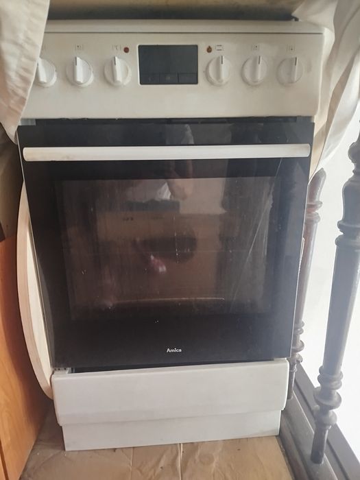 Kuchenka gazowa z piekarnikiem elektrycznym
