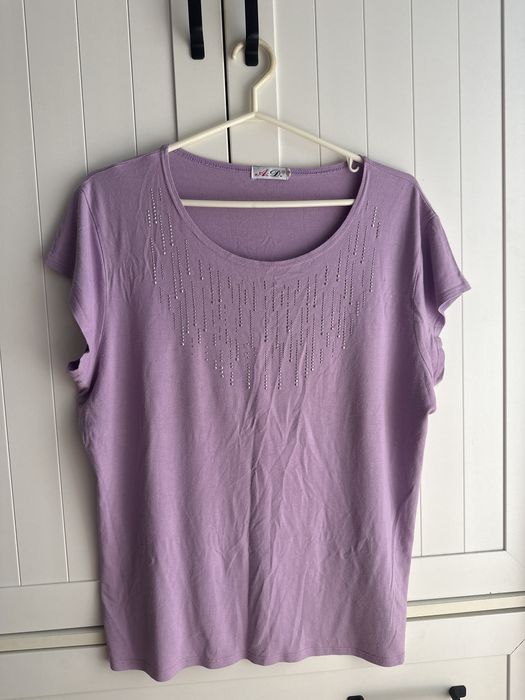 T-shirt z aplikacją