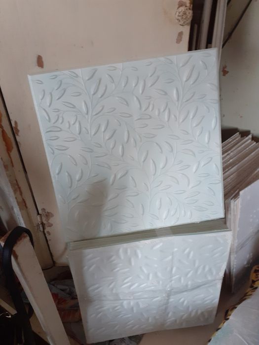 Продам плитку для потолка бу