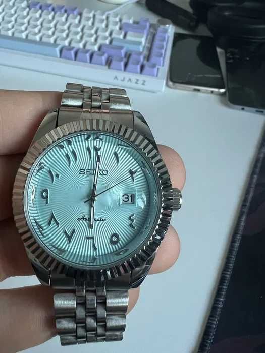 zegarek Seiko Mod z turkusową tarczą