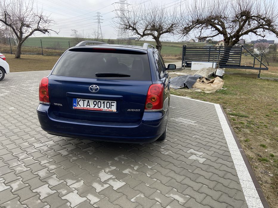 Toyota Avensis Kombi 1.8 Benzyna (129 KM) | Prywatnie