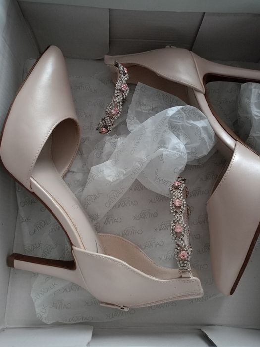 Buty szpilki 37 catwalk