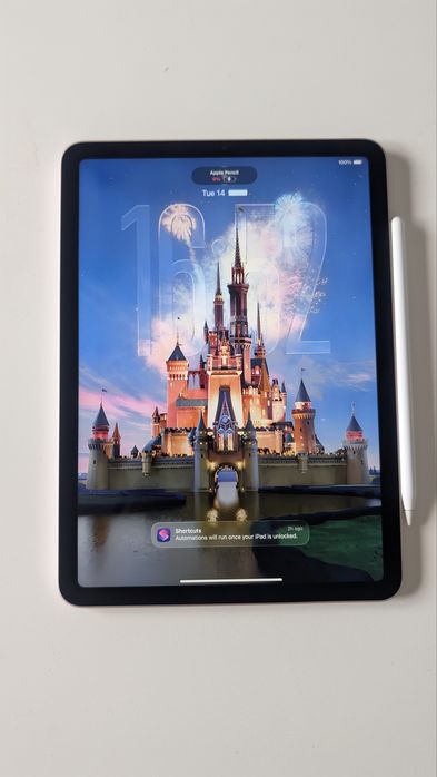 iPad Air 5 (M1) 256GB Rosa + Apple Pencil 2 + Capa | Como Novo