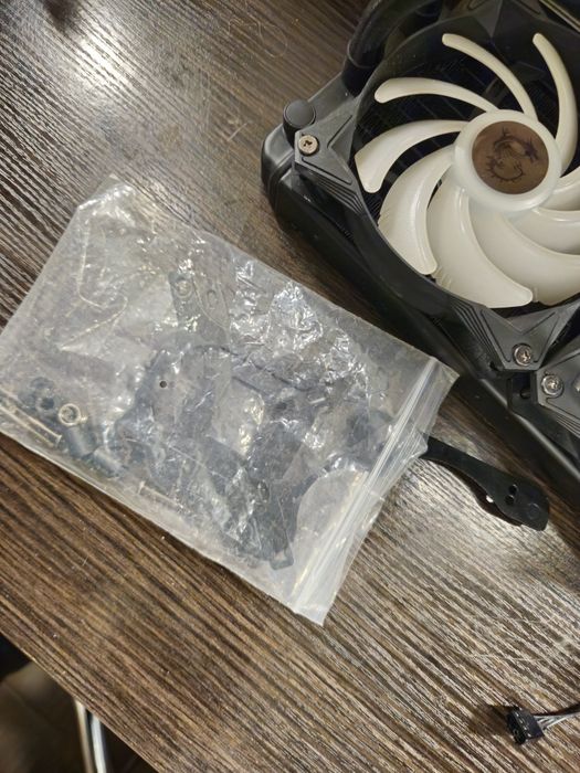 Водянка msi mag 240r