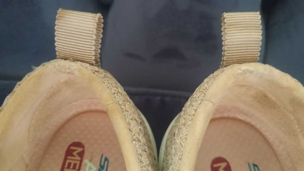 Сліпони Skechers зі стразами р.36
