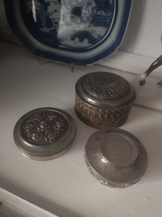 Aneleira Luíz Ferreira, Paliteiros, caixas, salvas em prata