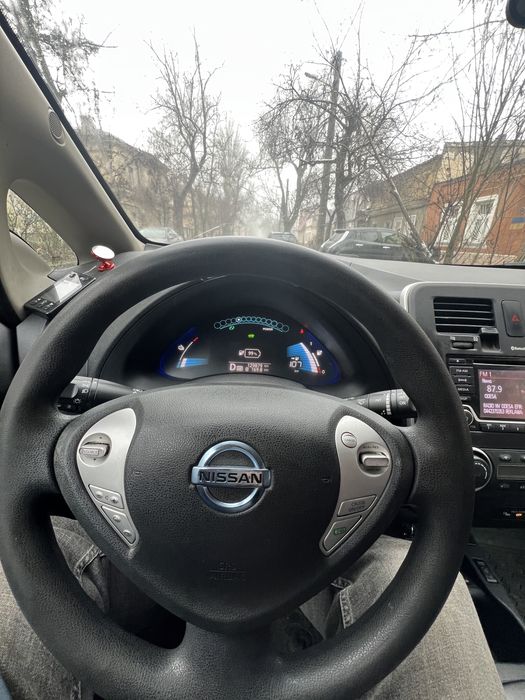 Nissan leaf 2017 года 30 кВт