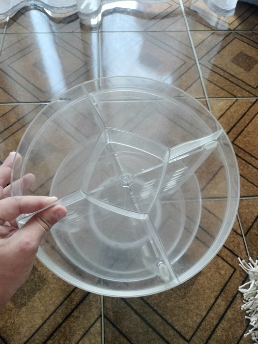 Prateleira rotativa para cosméticos