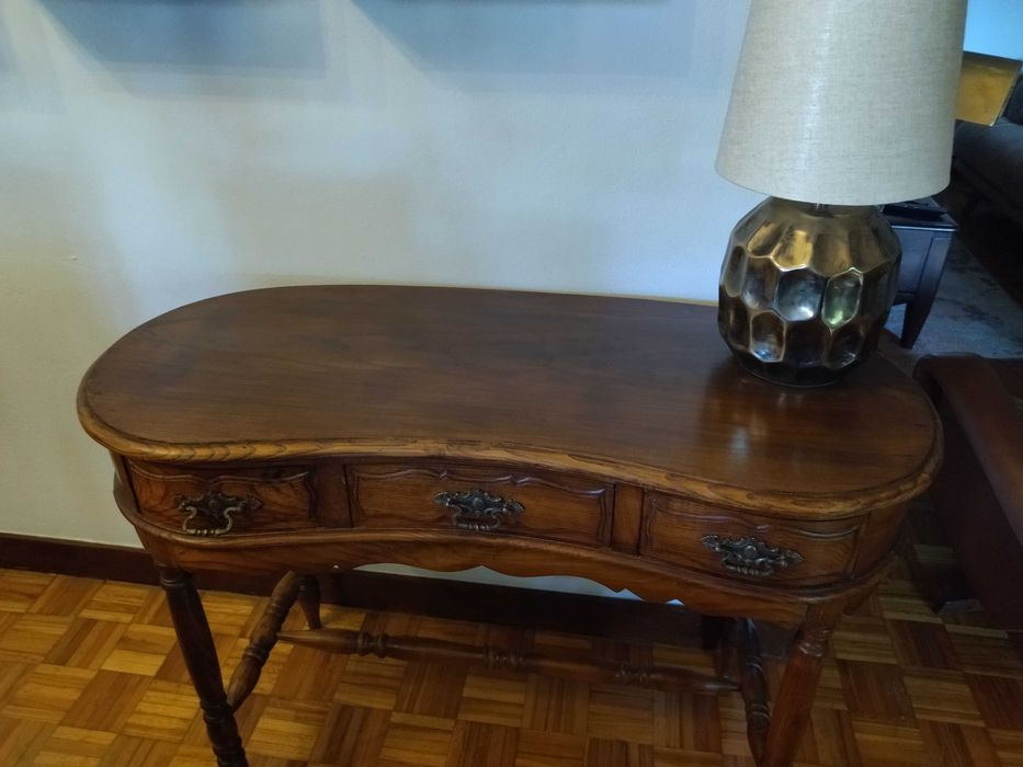 Antiga penteadeira/ consola