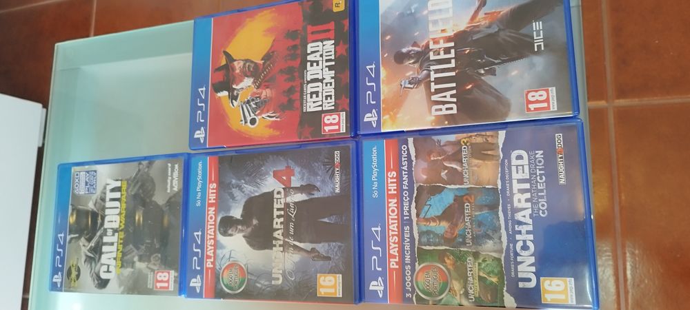 PS4 Slim 1TB + Comandos + Jogos