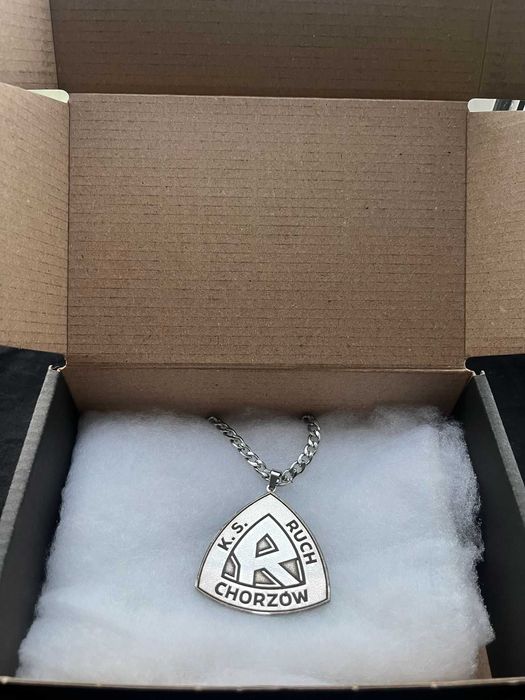 Złoty łańcuszek z przywieszką klubu (wszystkie kluby)