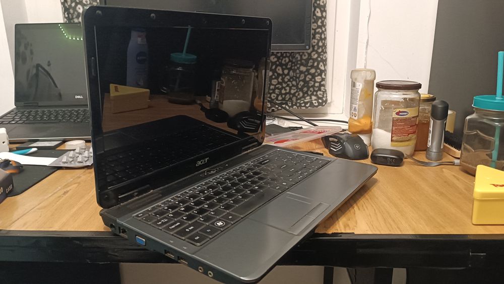 Acer Aspire 5732z - 3 GB / 250 GB HDD