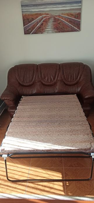 3 Sofás em pele genuína como novos