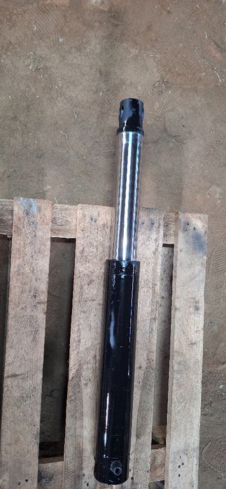 Siłownik hydrauliczny fi60mm