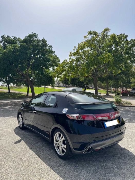 Honda Civic 1.8 i-VTEC Executive – 2010 | 164.000 km | Nacional