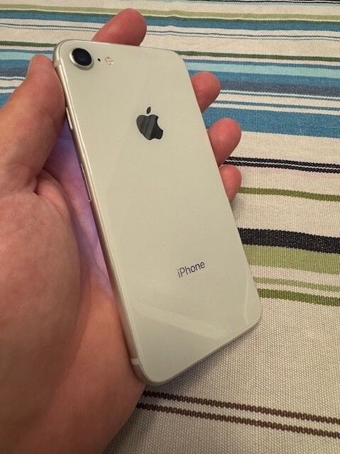 iPhone 8 64G Brancom