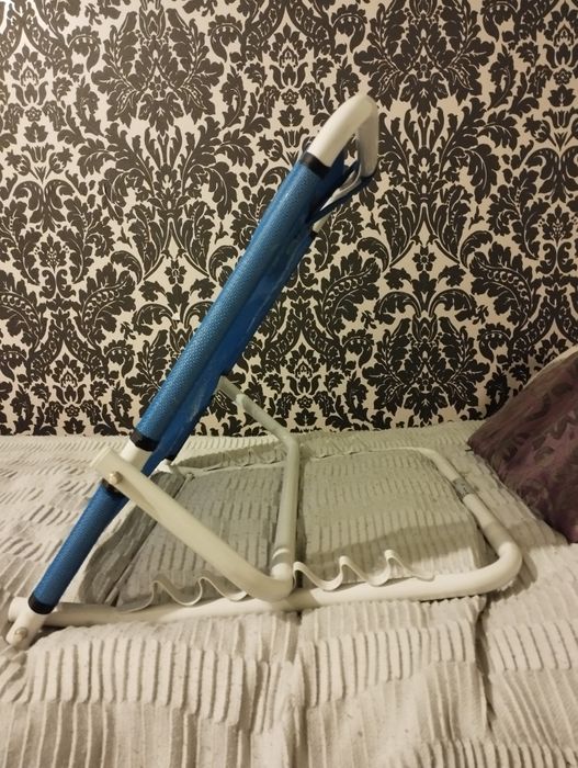 Oparcie składane do łóżka dla osoby chorej