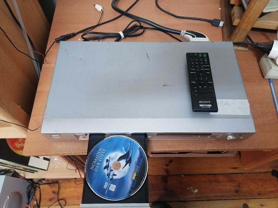Odtwarzacz CD/DVD Sony DVP-NS410 pilot