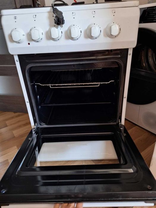 Kuchnia kuchenka gazowo-elektryczna Ravansonn K50N – sprawna, zadbana