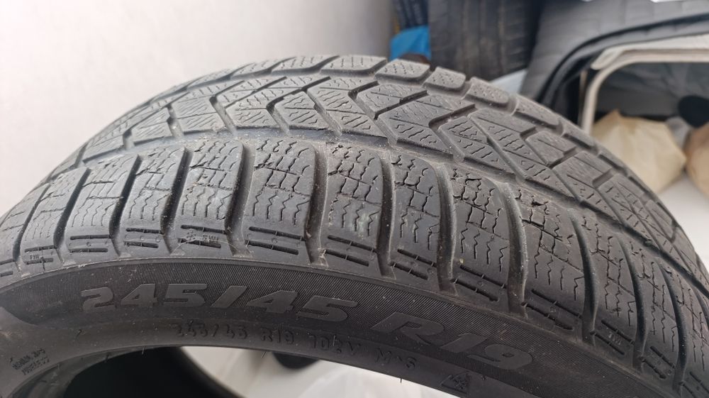 Pirelli 245 45 19