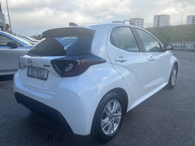Mazda 2.0 1.5 L Hybrid VVT-i Centre-Line