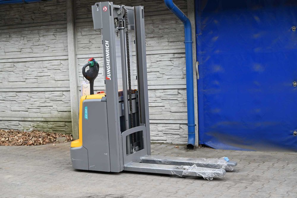 Paleciak elektryczny Jungheinrich EJC212  2017rok Nowa Bateria FHP 309