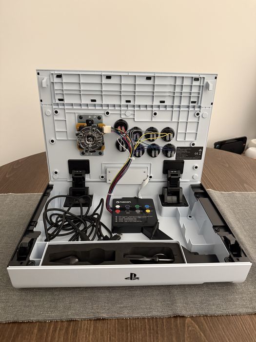 Nacon Daija Arcade Stick PS5 / PS4 / PC — Como Novo