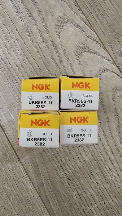 4шт . Свіча запалювання NGK Standart BKR5ES11 2382, набір 4шт.