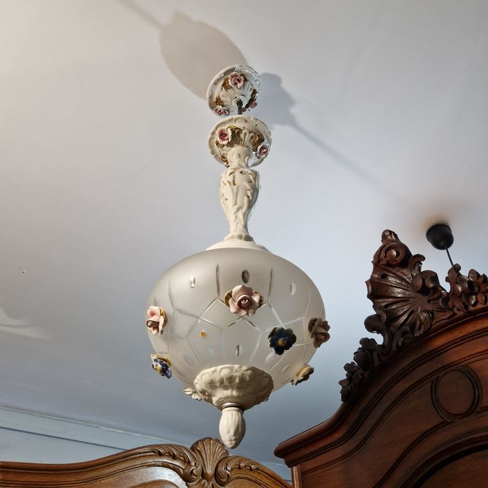Piękna stara  lampa wisząca