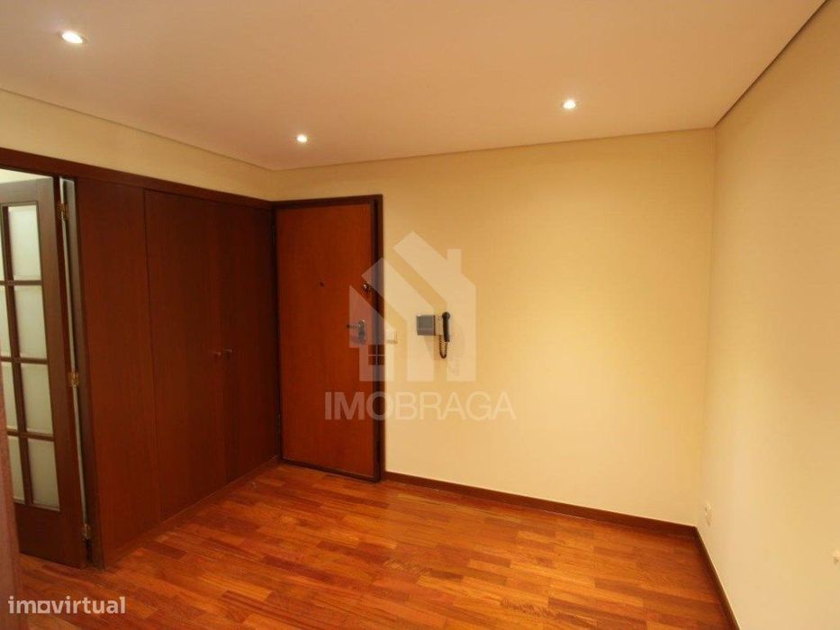 Arrendamento | Apartamento T2 Em S. Vítor (Zona Da Makro, Braga)