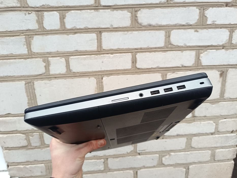 Ігровий ноутбук DELL (i7 7820HQ/32/512/P3000 6GB)